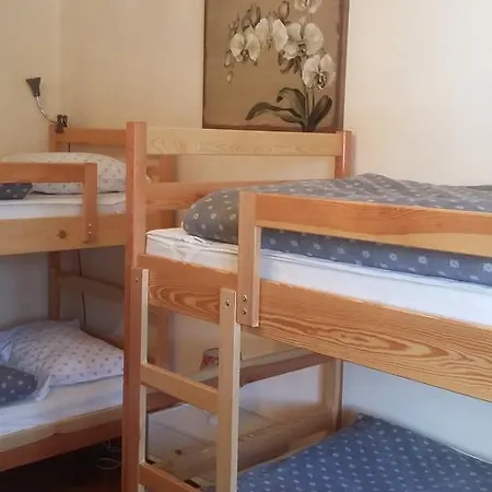 Hostel Pod Kostanji *