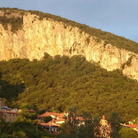 Hostel Pod Kostanji *
