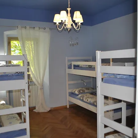 Hostel Pod Kostanji *