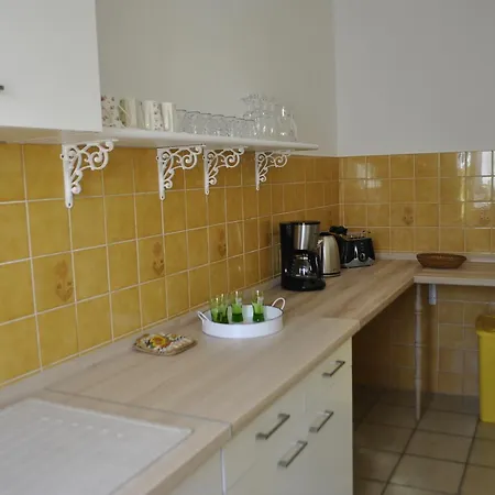 Hostel Pod Kostanji *