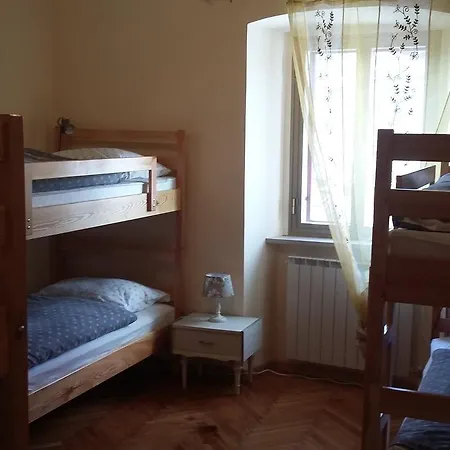 Hostel Pod Kostanji *